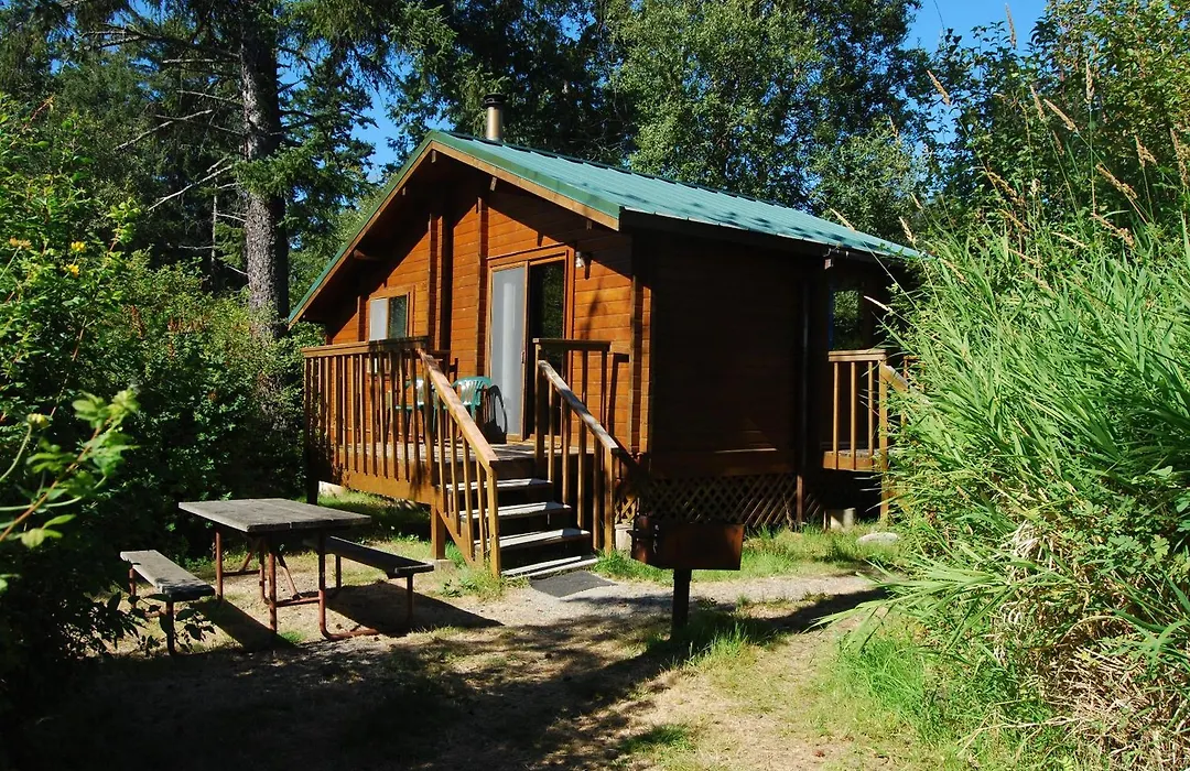 La Conner Camping Resort Beach Cabin 1-1